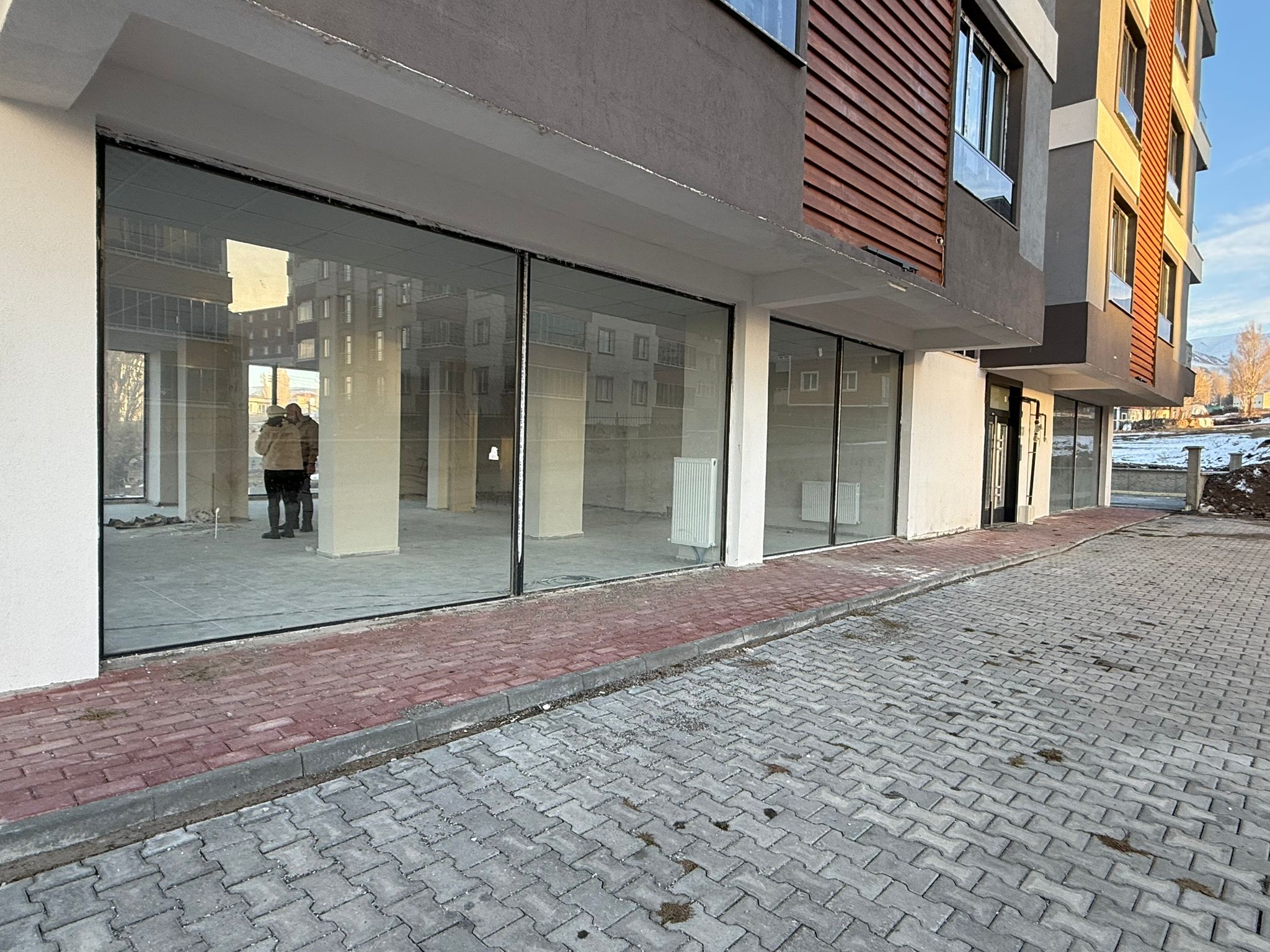 YUNUS EMRE'DE KİRALIK DÜKKAN